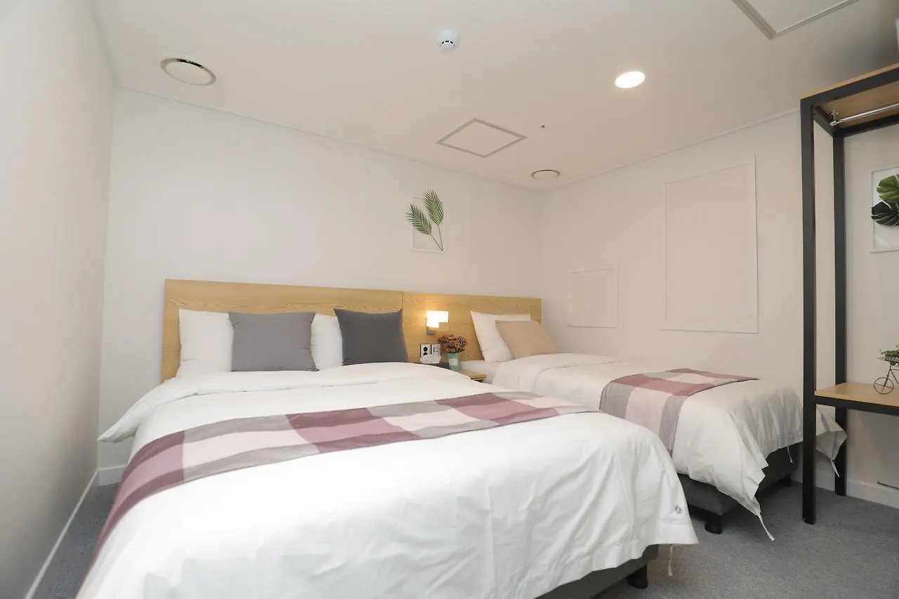 Line Hotel Myeongdong Seoul 3*,